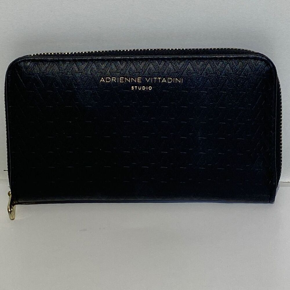 Adienne Vittadini Black Card wallet zippered 4x8